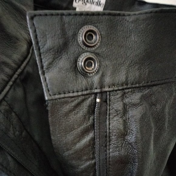 Bagatelle Black Genuine Leather high waisted Shorts - Picture 9 of 16